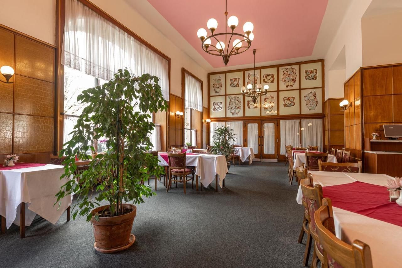 Hotel Slovan Plzeň Extérieur photo