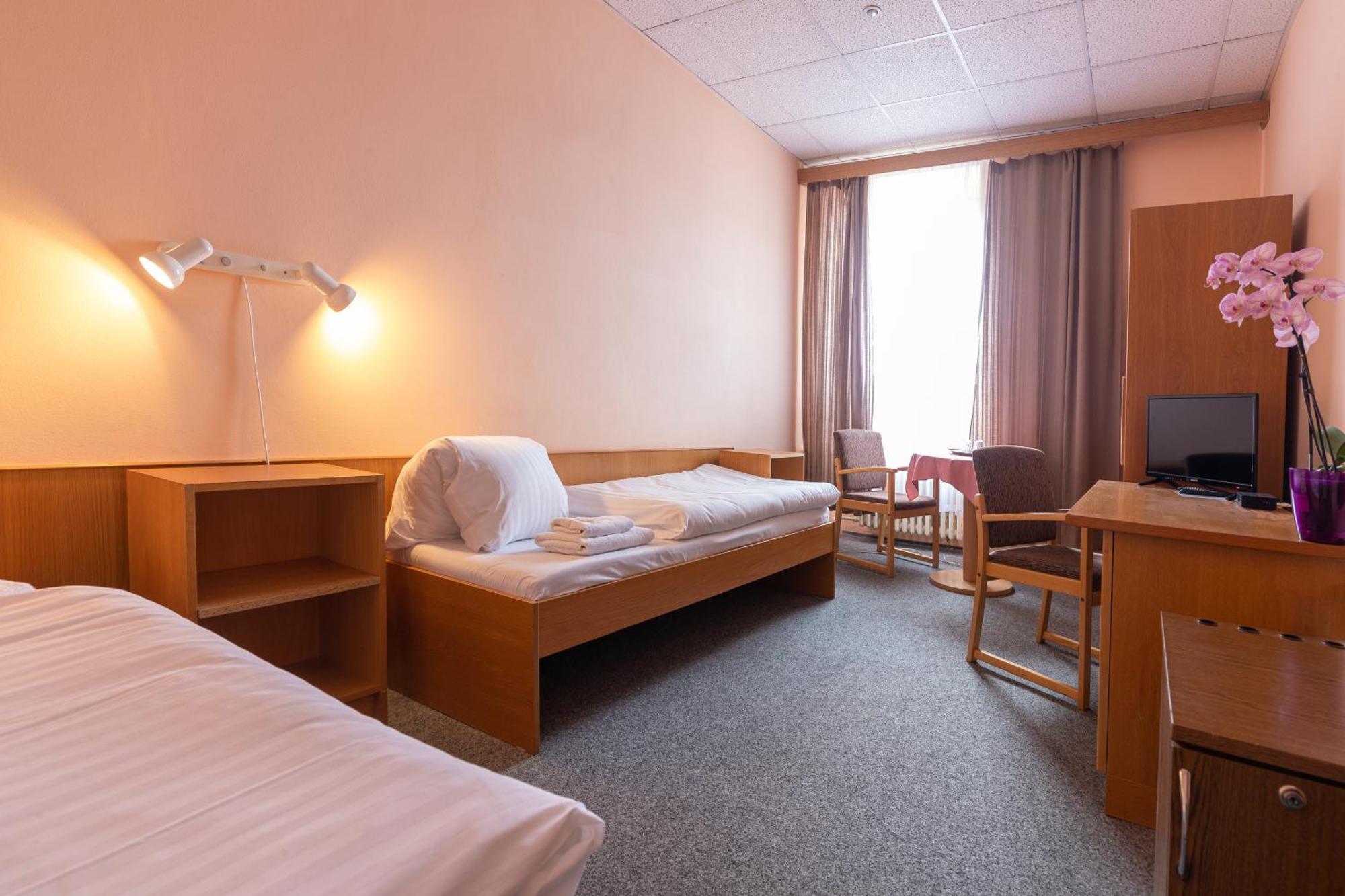 Hotel Slovan Plzeň Extérieur photo